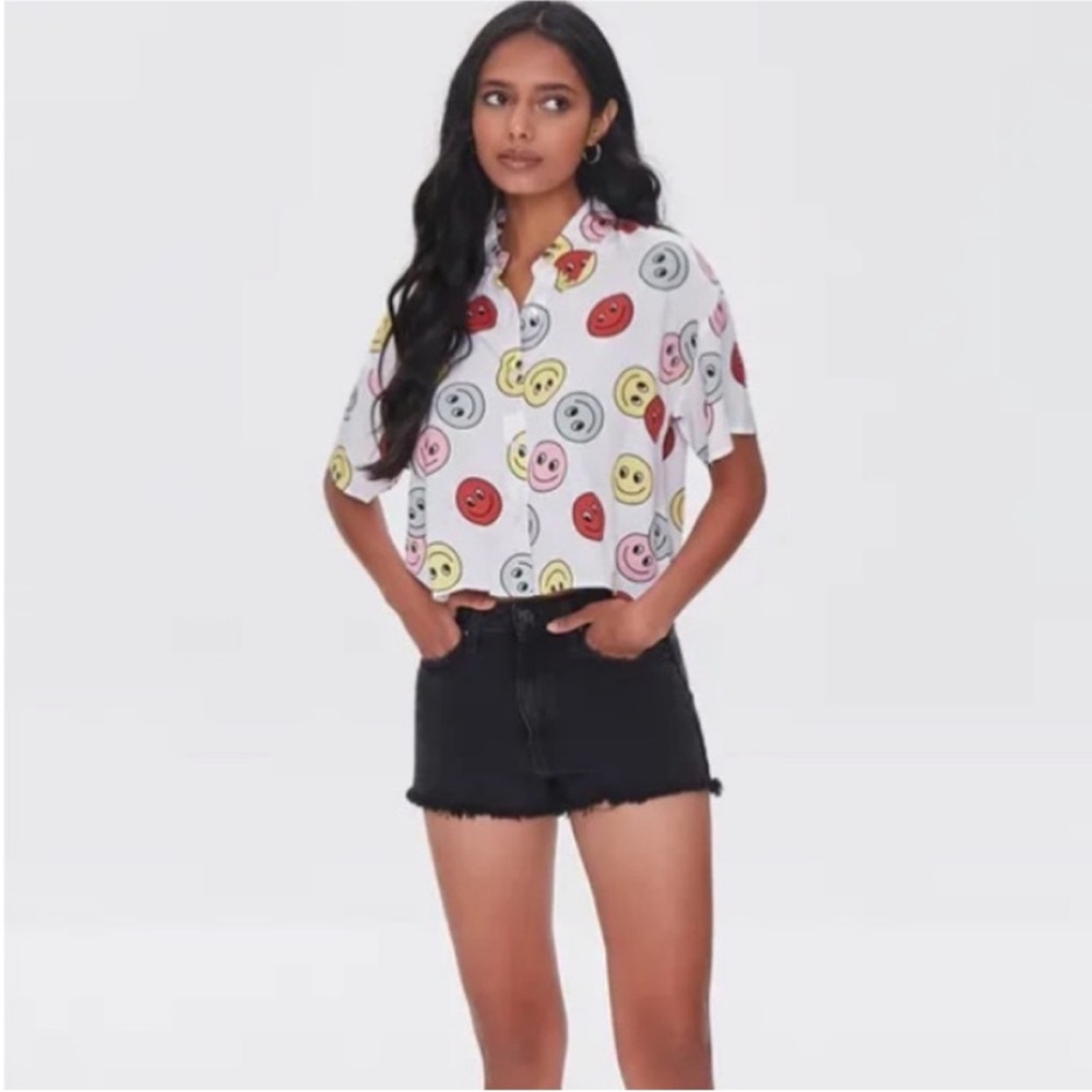 Forever 21 Smiling face print crop top